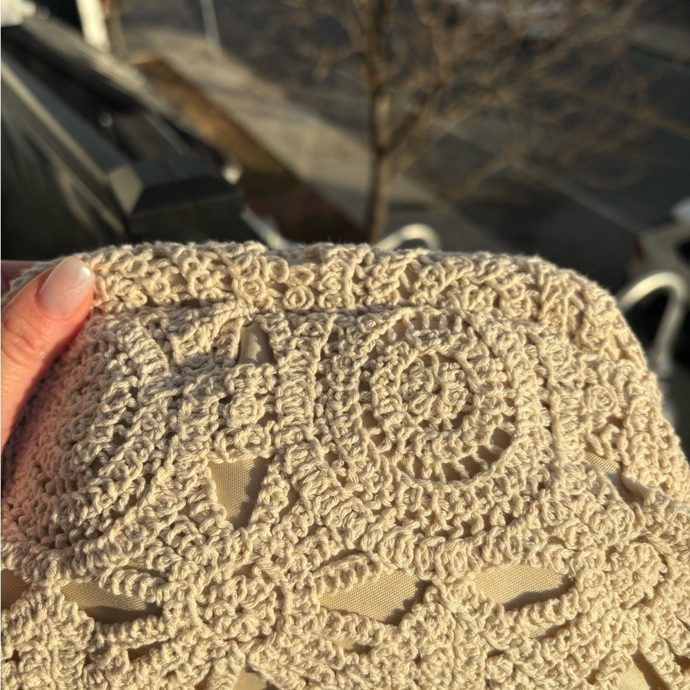 Elegant Cream Lace Clutch - Picture 5 of 11
